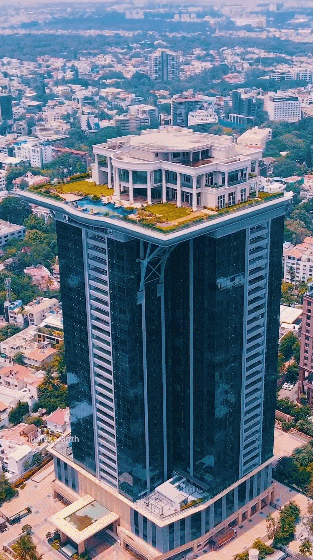 인도, 빌딩 옥상에 있는 2천만달러 주택.gif