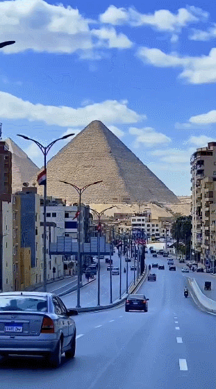 Giza 에서 운전하면 보는 풍경.gif