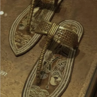 3,300년 된 투탕카멘의 샌들