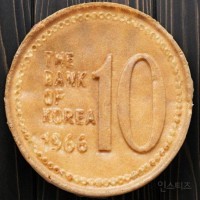 10원 동전 본뜬 ‘십원빵’ 인기에…통화당국, 법적 대응