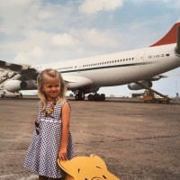 [CNN] 이 소녀는 커서 20년후 항공 승무원이 되었습니다. 그녀의 꿈은 이루어졌습니다