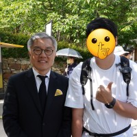 5월 봉하마을에서 최강욱 의원과 함께.